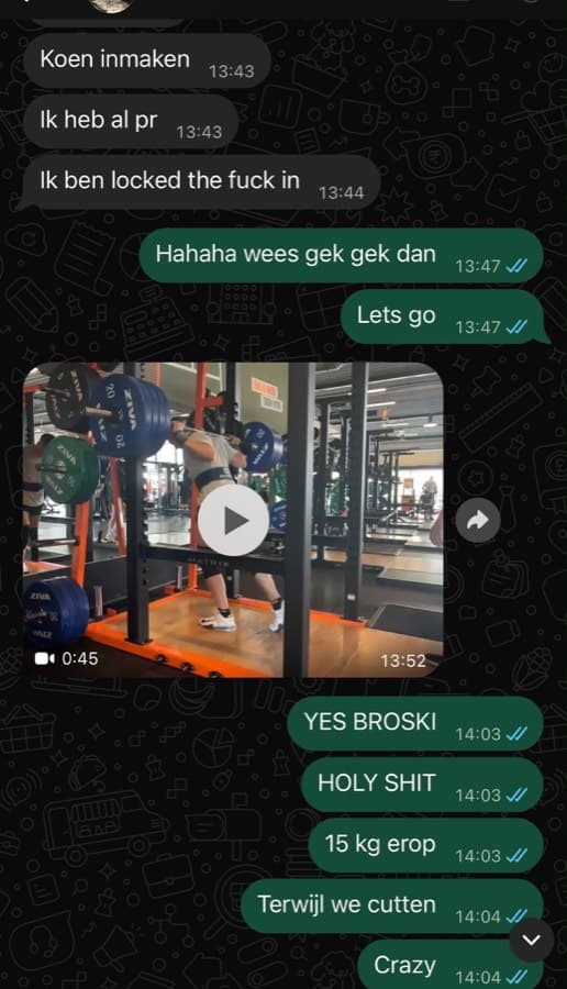 Appje van Jaimy: hij heeft alweer een persoonlijk record. Rian reageert dat er 15 kilo bij is gekomen terwijl ze aan het cutten zijn.