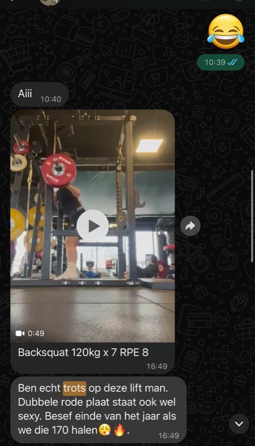 Appje van Axel bij een backsquat van 120 kilo voor 7 herhalingen: trots op deze lift, en aan het eind van het jaar moet die 170 er staan.