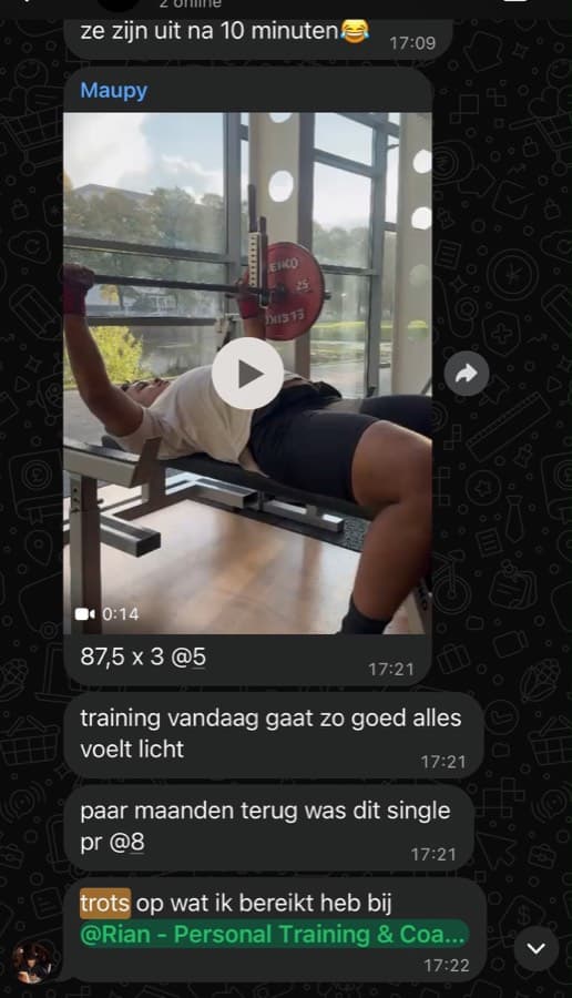 Appje van Maupy bij 87,5 kilo voor 3 herhalingen: alles voelt licht, terwijl dit een paar maanden terug nog zijn zwaarste enkele herhaling was.