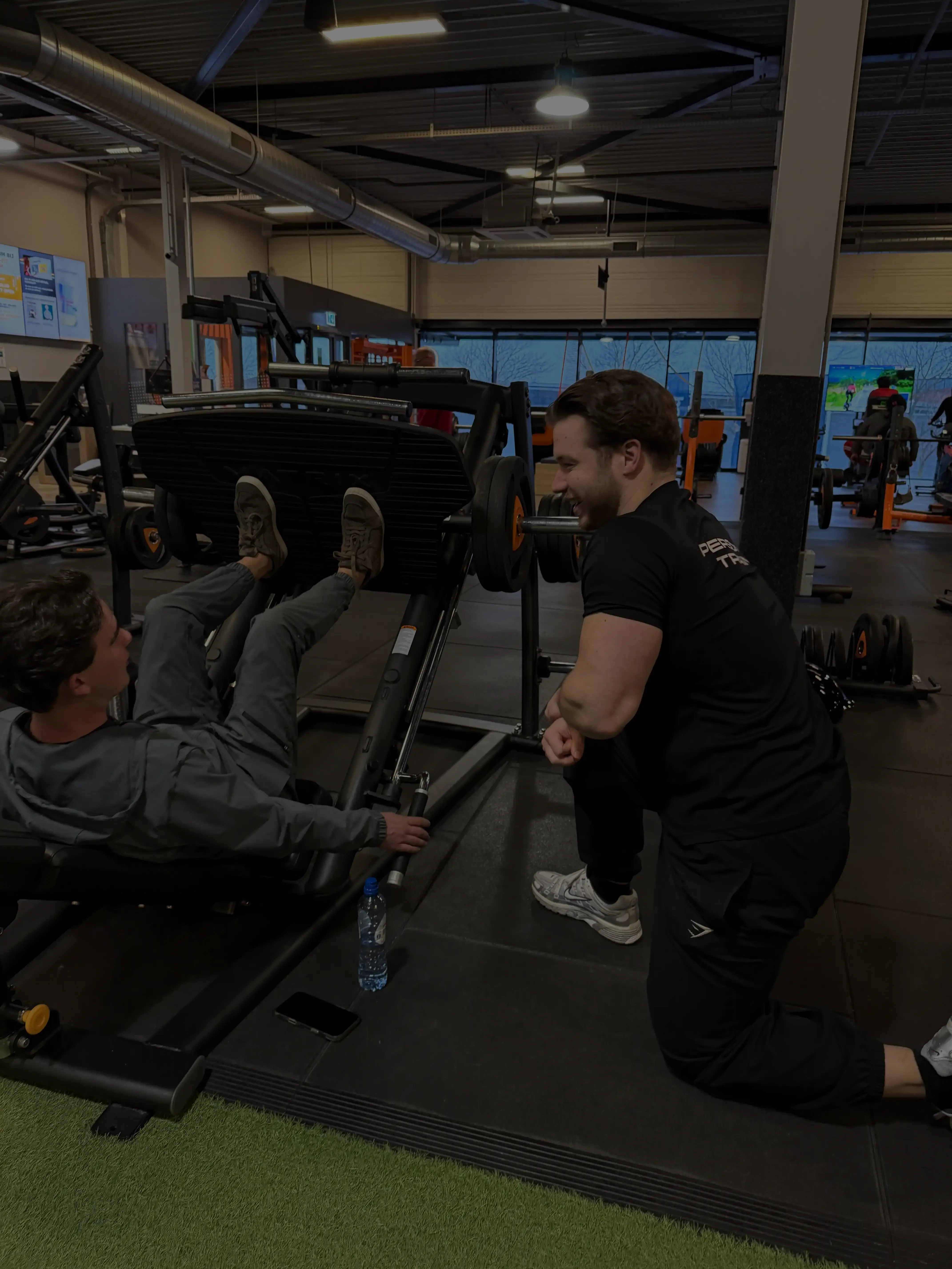 Training op de vloer van Basic-Fit Heerhugowaard